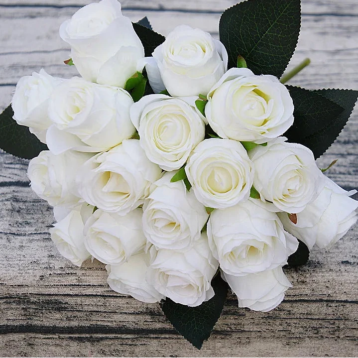 Bouquet de roses artificielles