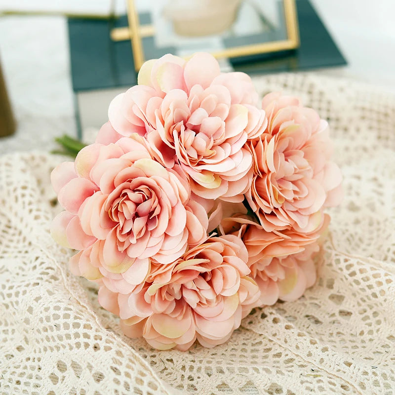 Bouquet de 5 magnifiques pivoines artificielles blanches