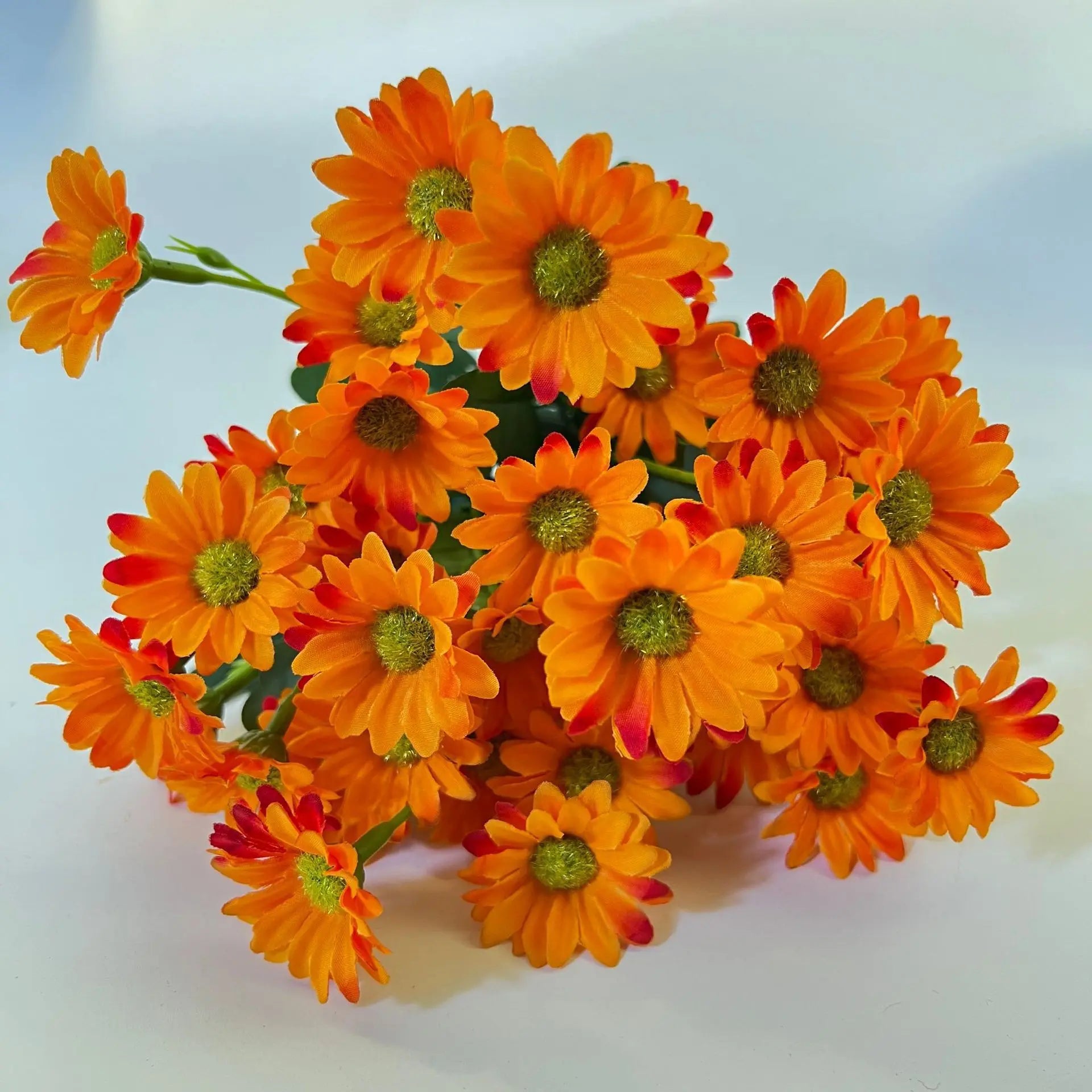 Bouquets de marguerites artificielles