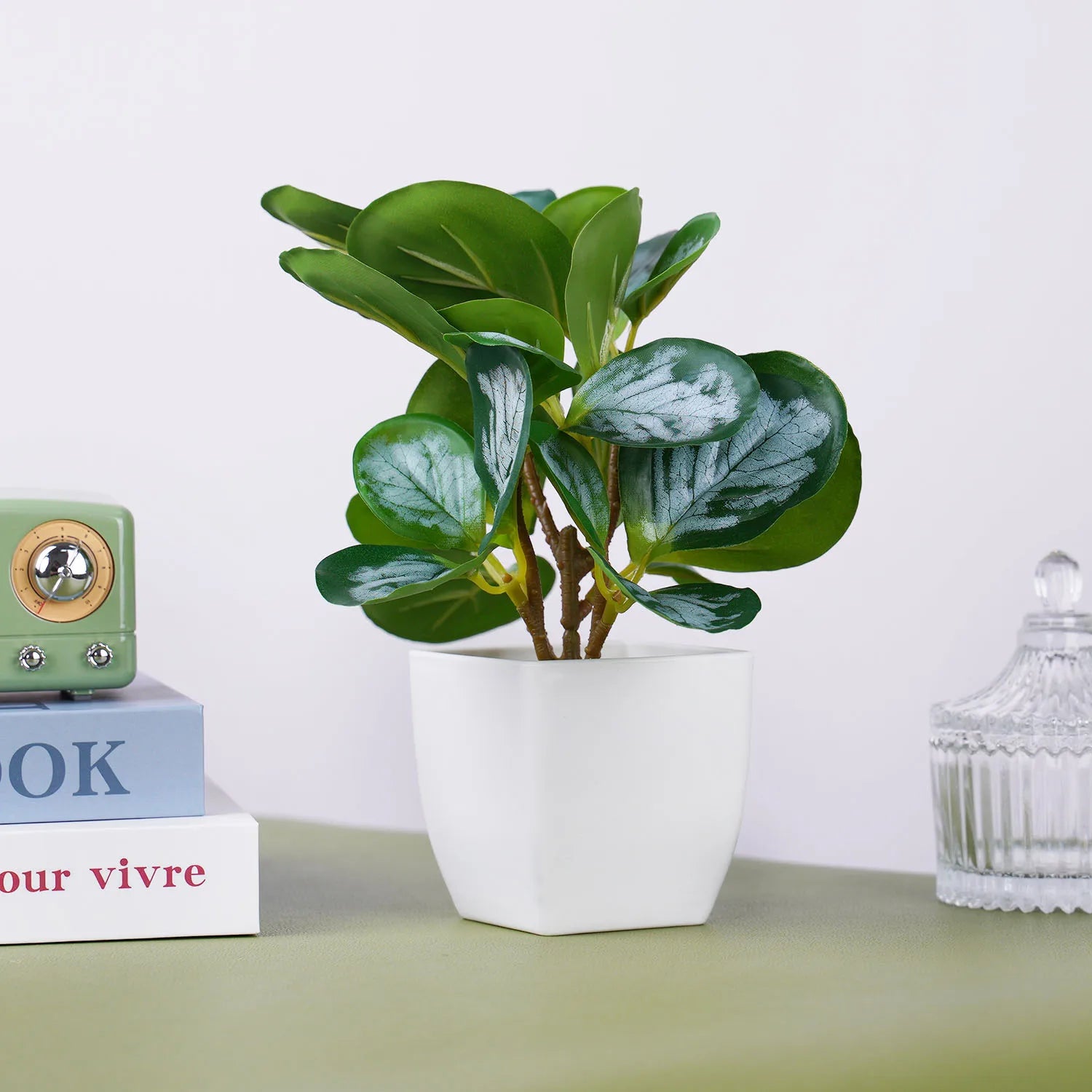 Plantes vertes artificielles en pot pour bureau