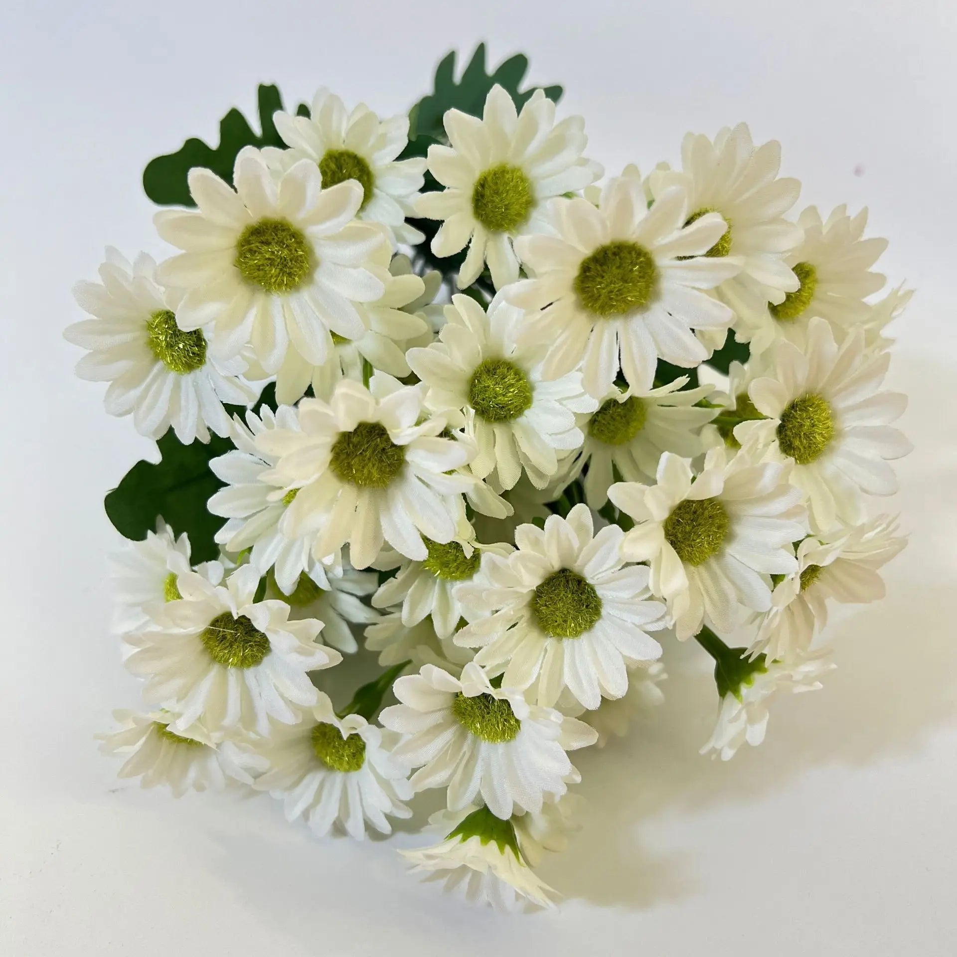 Bouquets de marguerites artificielles