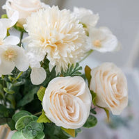 Fleurs artificielles roses et chrysanthèmes en soie